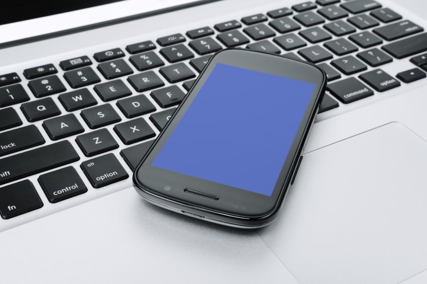 smart-phone-and-keyboard