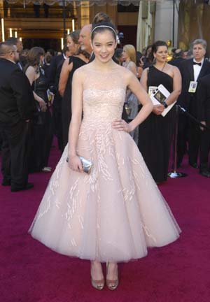 Hailee Steinfeld Oscars Marchesa dress