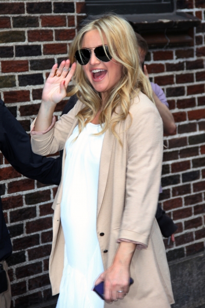 Kate Hudson in stylish pregnancy outfit