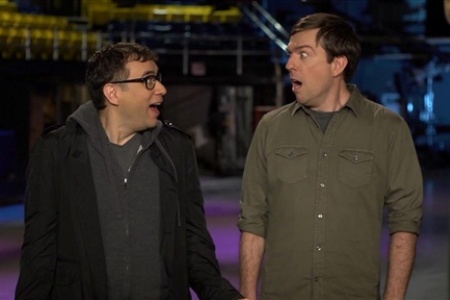 Hangover's Ed Helms hosts SNL with Paul Simon