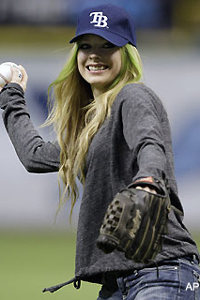 avril lavigne at tampa bay game