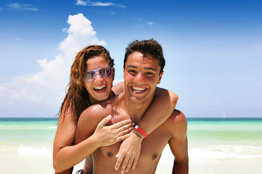 Coulple enjoying summer vacation together