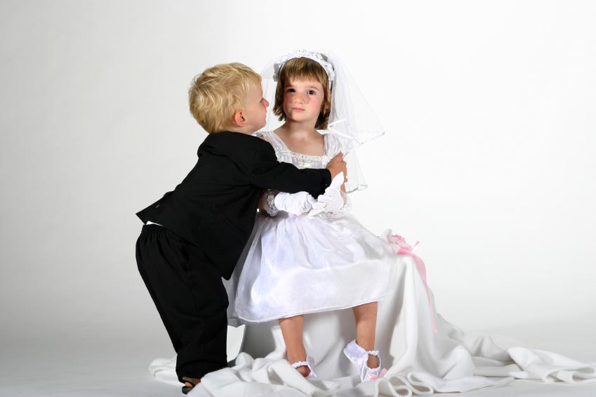 kids-pretend-marriage