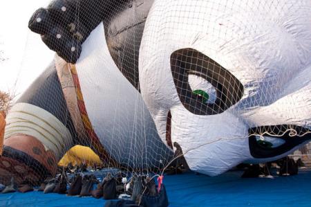 The Kung Fu Panda balloon visits LA!