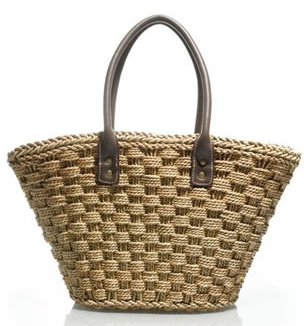 Must-have beach accessory: Simple tote bag