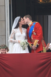 Royal wedding kiss