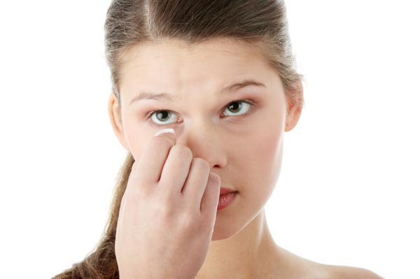 teen-removing-makeup