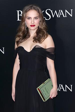 Natalie-Portman-Green-Celeb