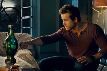 Ryan Reynolds tries to be Green Lantern