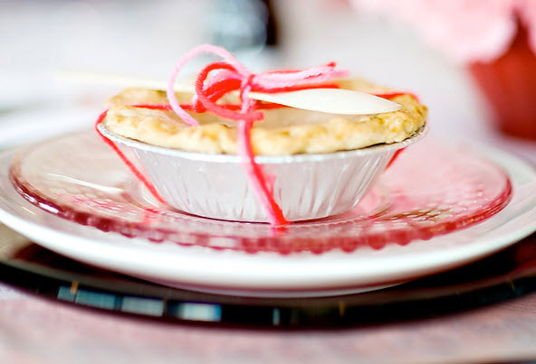 mini pies wedding favor