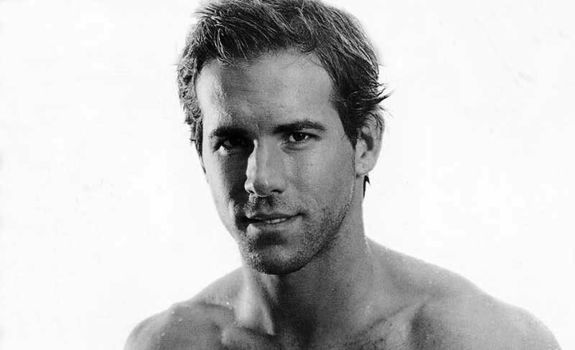 ryan reynolds workout routine. 2010 Ryan Reynolds ab workout.