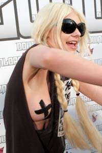 Taylor Momsen and her black electrical tape