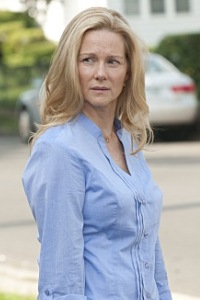 Laura Linney's Cathy is ready to fight her cancer in The Big C's sophomore season
