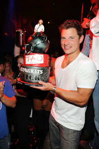 nick-lachey-bachelor-party-cake