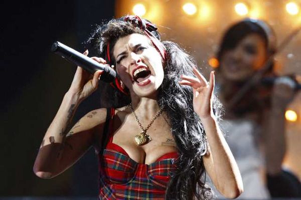 amy winehouse singing