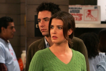Could Kal Penn's gig on How I Met Your Mother mean new love for Colbie Smulder's Robin?