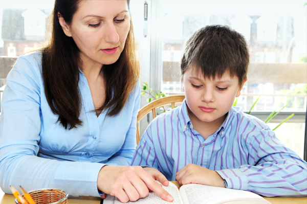 working-wtih-child-over-summer