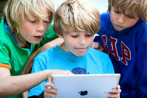 Boys on ipad