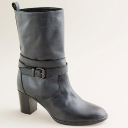Buckle boots