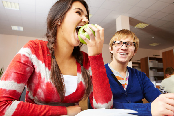 college students eating