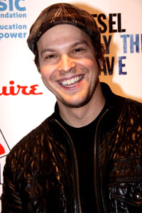Gavin DeGraw savagely attacked in NYC
