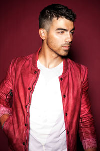 Joe Jonas joining Britney Spears on tour