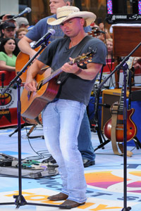 Kenny Chesney reschedules concert