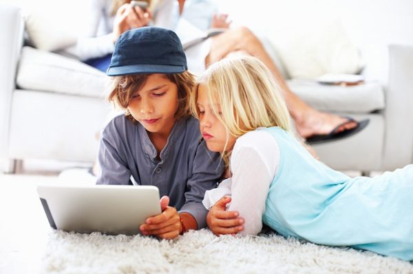Kids with table pc