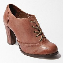 Wooden heel oxford