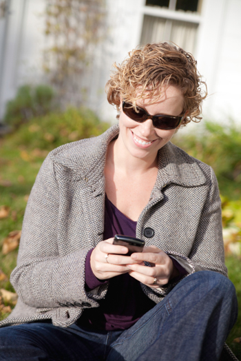 Working mom on smartphone