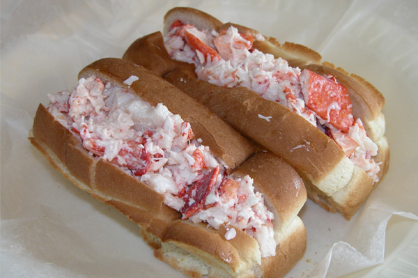 Grilled lobster roll