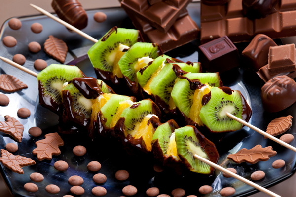 Kiwi with chocolate