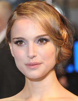Natalie Portman's all-about-eyes look