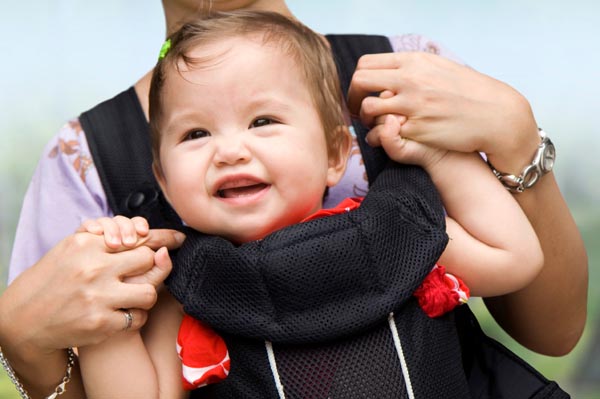 babywearing-attachment-parenting