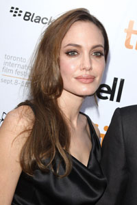 Angelina Jolie goes to Libya
