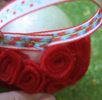 attach ribbon hanger