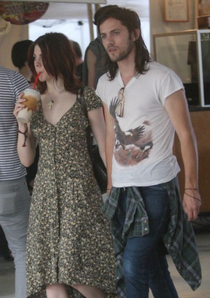 Frances Bean Cobain couple