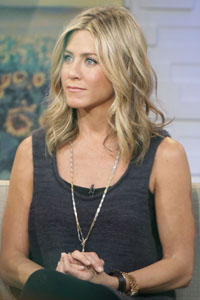 Jennifer Aniston visits breast cancer patients
