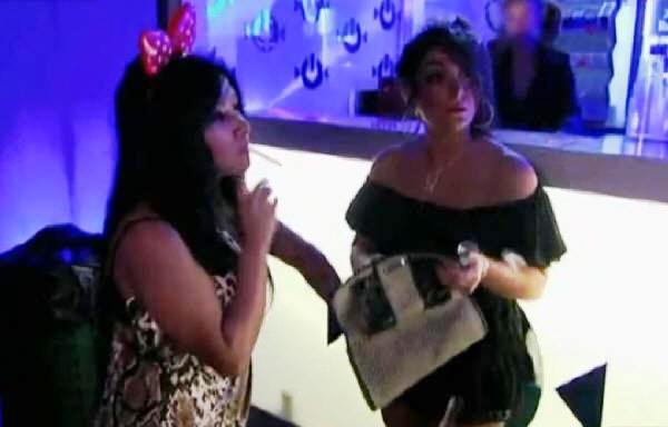Is this Snooki and Deena Jersey Shore bar fight fake?