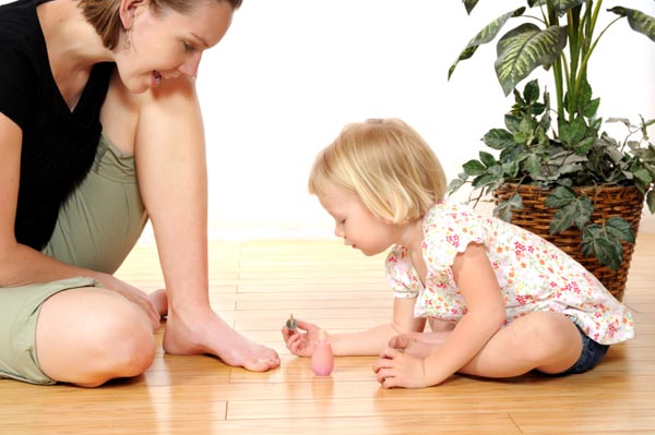 mother-daughter-pedicure