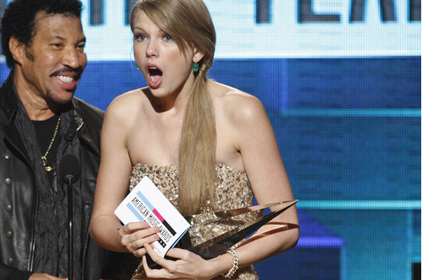 Taylor Swift won big at the AMAs