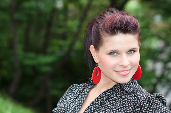 Woman wearing high ponytail