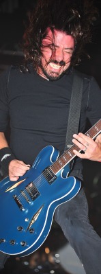 Foo Fighters land six 2011 Grammy noms