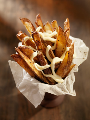 Baked frites with rosemary mayo