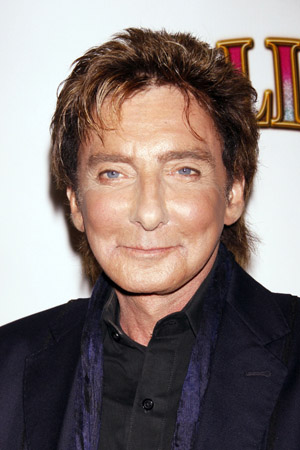 Barry Manilow to have surgery