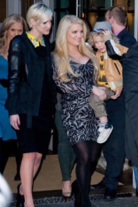 Jessica Simpson pregnant