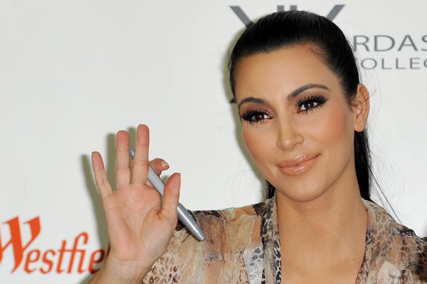 Kim Kardashian buys Elizabeth Taylor bracelets
