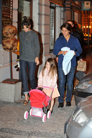 Tom Cruise, Katie Holmes and Suri