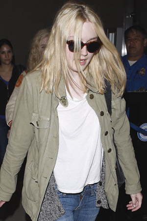 Dakota Fanning covers Cosmopolitan 