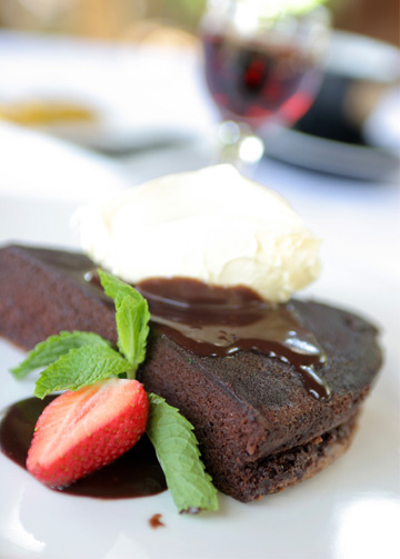 Flourless chocolate cake